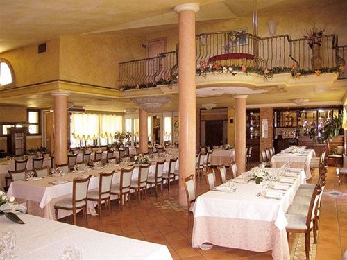 Hotel Il Chiostro Oppeano Bagian luar foto